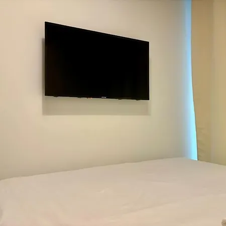 Penthouse Manhattan Jacuzzi Balneo Luxe Апартаменты *